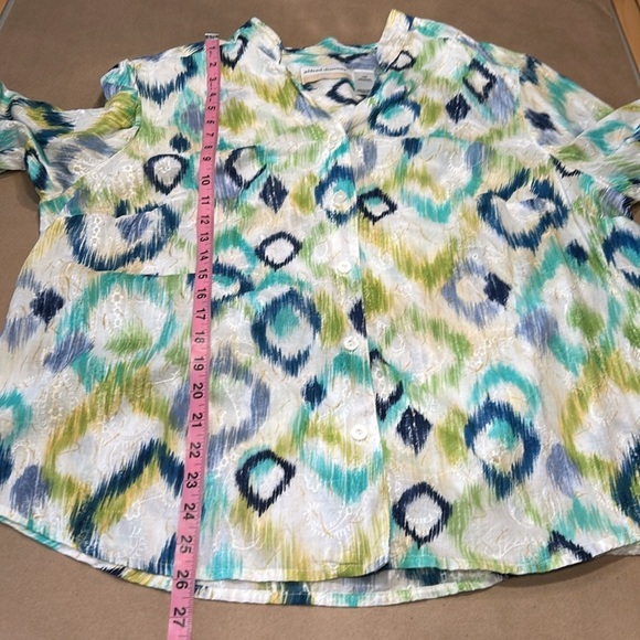 Alfred Dunner Geometric White/Turquoise/Blue Button Up Blouse Sz 18W - Picture 9 of 11